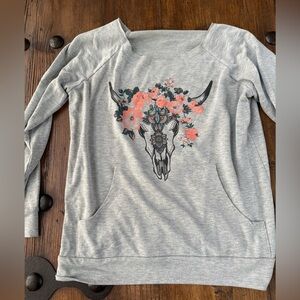 Sweatshirt with Floral Skull Design, pockets, gray western
